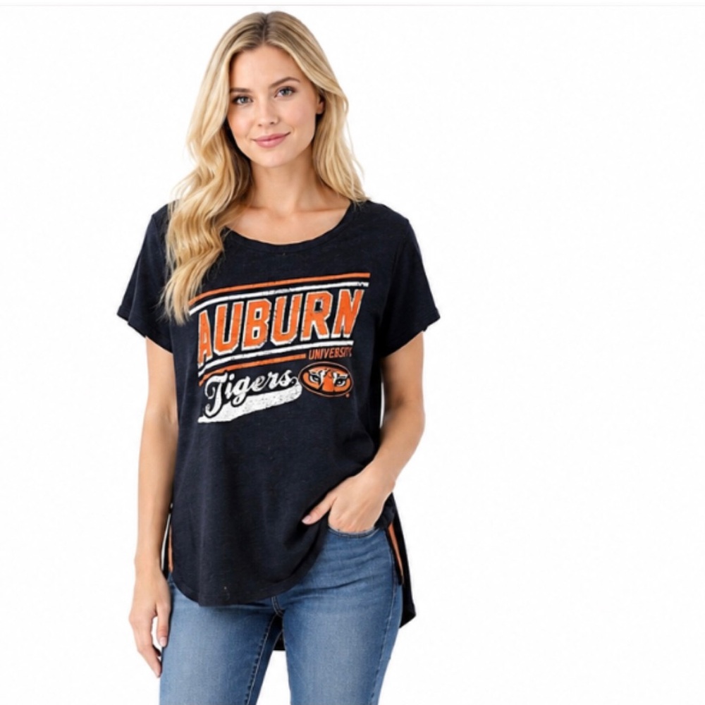 Auburn Tigers Womens T Shirt Small 4/6 Distressed Logo Curved Hem Split Sides